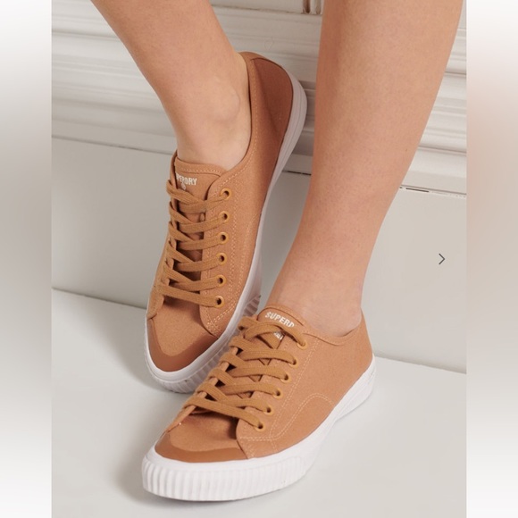 Superdry Shoes - SUPERDRY
Low Pro 2.0 Lace-Up Sports Shoes